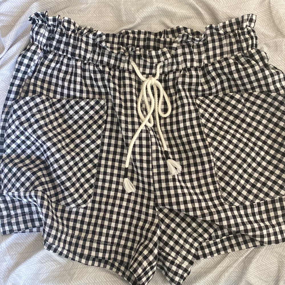 Final Sale‼️Short - Picture 2 of 2
